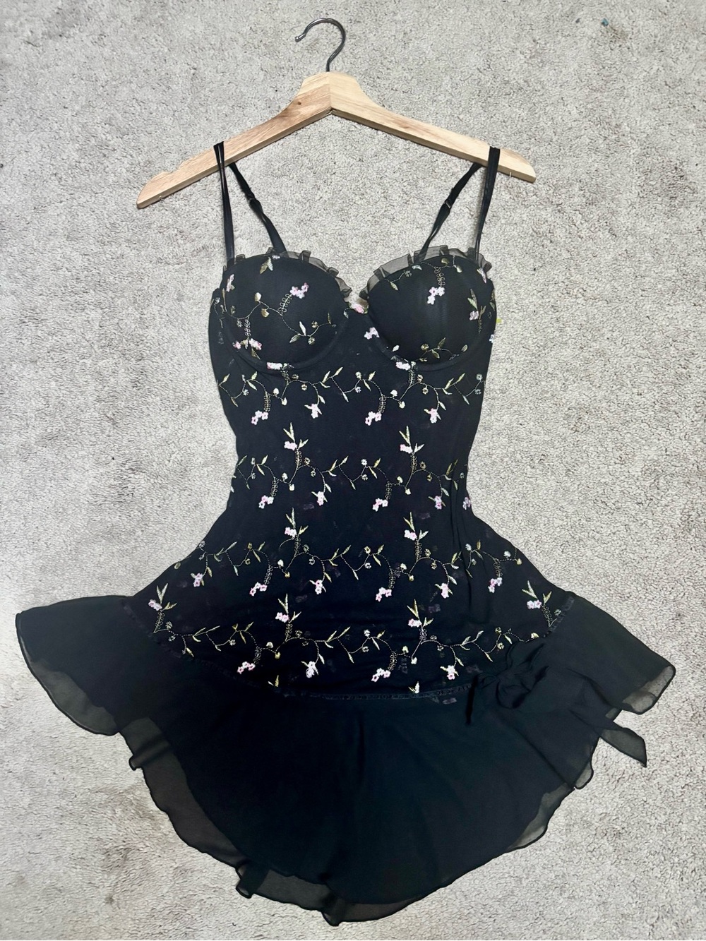 Hillard & Hanson Black Floral Embroidered Chemise